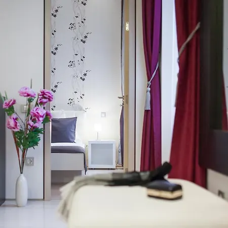 Splendid Aparthotel 4*